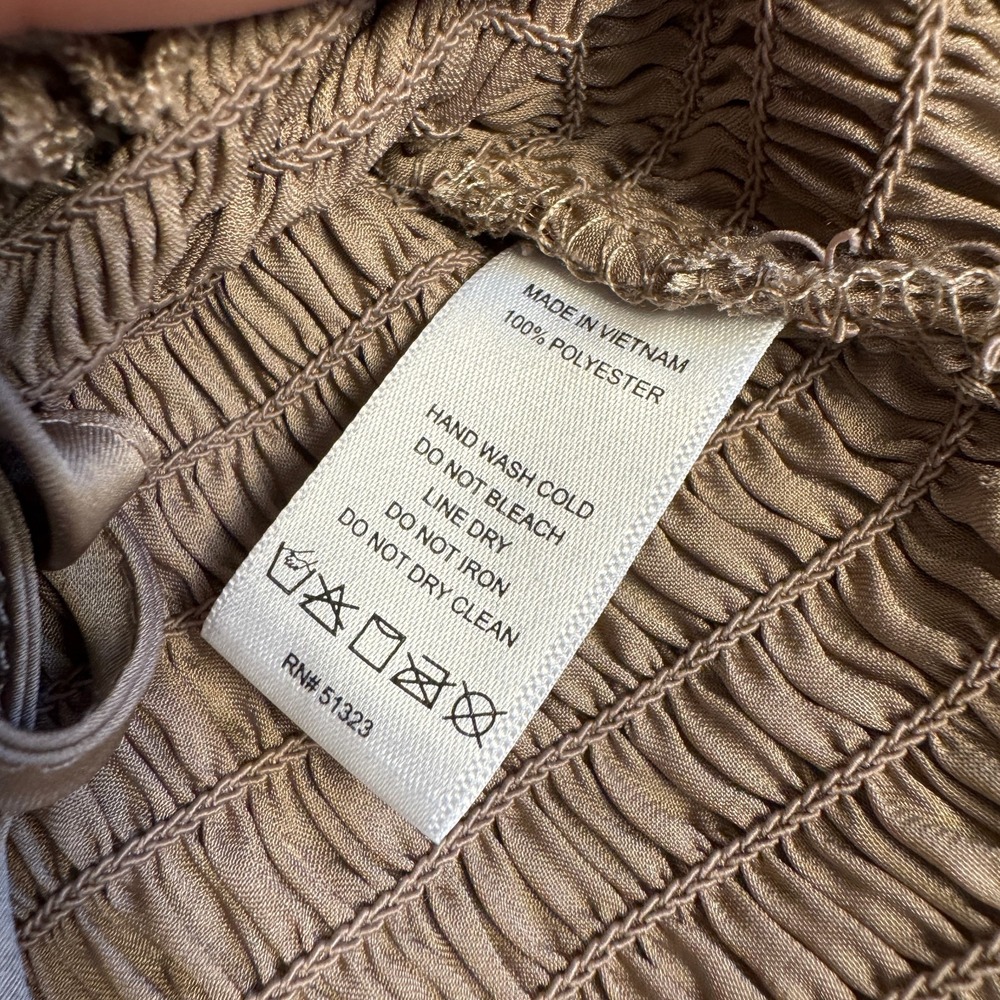 Riley & Rae Smocked Sweetheart Blouse Sz S Color Taupe Sweetheart Neckline - Picture 8 of 10